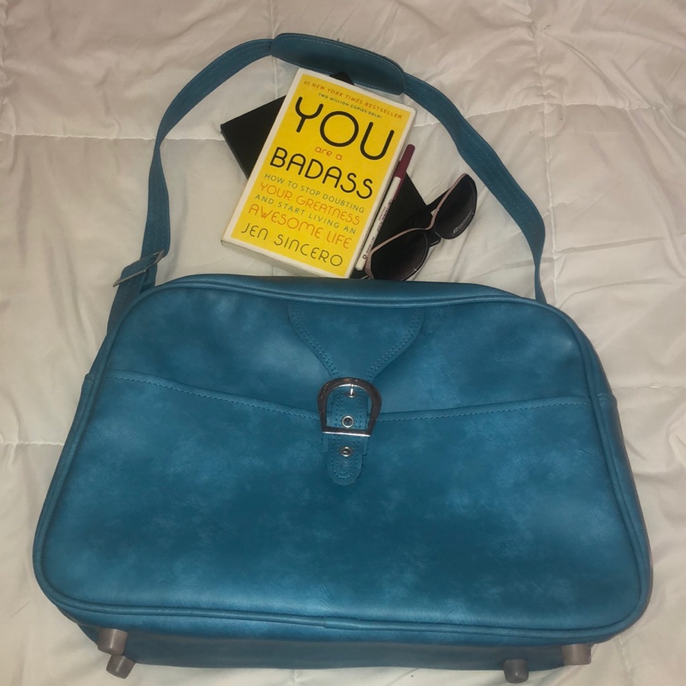 VINTAGE Blue Leather Weekend Bag.